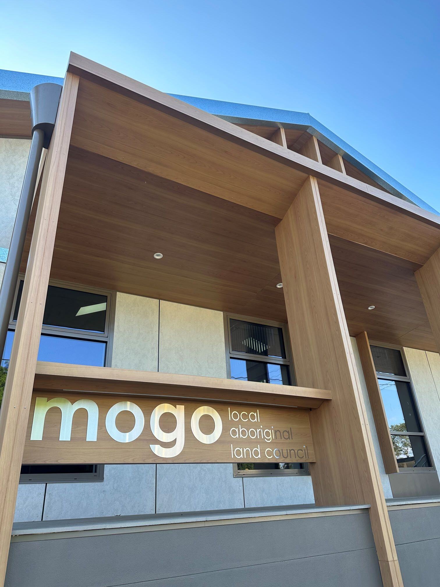 Mogo office front_low